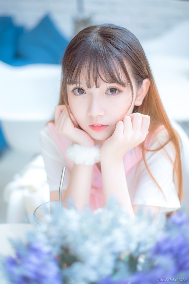 心情再差，也不要写在脸上，因为没有人会喜欢看。